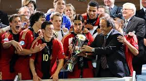 Juni beginnenden em dem nachwuchs gleichtun will, tritt die u21 bei den olympischen spielen in tokio (23. U21 Em 2013 Auf Den Spuren Von Mesut Ozil Und Sami Khedira