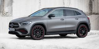 Mercedes Gla Et De Huit Asphalte Ch