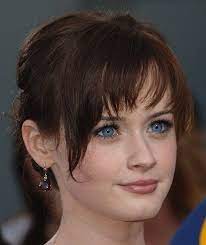Thin Bangs For Women With Big Forehead And Round Face Shape 2 Large Forehead Hairstyles Haircut For Big Forehead Bangs For Round Face