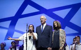 בעונה 3 מתחזה לתלמיד תיכון בשם יוני, נהיה היועץ המיסטי של ארנולד. ×¨×¦×— ×¨×'×™×Ÿ ×–×ž×Ÿ ×™×©×¨××œ