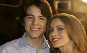 Their son, manolo, was born in september of 1991. Sofia Vergara Fusion Partner On Upcoming Snapchat Reality Series