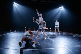 Les jeux olympiques hommes de football 2021 sont la 29ème édition de cette épreuve. A Remixed Dance Tribute To Football Michael Loehr