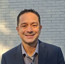 Attention parents entering Keene elementary, if you come late to get in  line, don't cut and the opposite side of the line. We all have to get here,  do the right thing