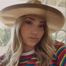 Karlie Ramirez (karlslove23)