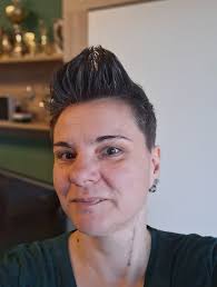 Silver highlights for thinning hair