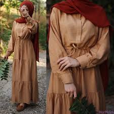 Sponsorlu bağlantılar herhangi bir cisim kendisi üzerine düşen ışıklardan hangi renkte olanını yansıtıp diğerlerini yansıtmıyorsa o renkte görünür. Kahverengi Nasil Kombinlenir