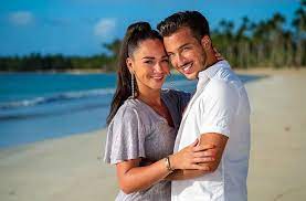 Dans ce premier épisode, les dix couples font connaissance et le ton monte. La Villa La Bataille Des Couples Tfx Jazz Et Laurent Annoncent Leur Mariage Et L Arrivee D Un Deuxieme Bebe