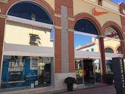 tanker Regan Ünlem işareti nike factory store malaga plaza mayor Spain Ait  olmak erken gelişmiş Geri Arama