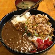 大阪ミナミ道頓堀食べ歩き外食グルメ 伝説のすた丼屋 道頓堀店ですたみなカレーを注文 辛くないカレー ただ甘口ではない ご飯は並盛りでも大盛りレベル 大阪グルメタクシードライバー 料理 レシピ レシピ カレー レシピ 人気