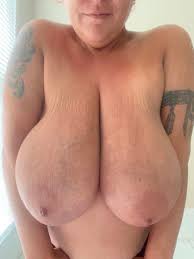 BigTiddiesDaily @bigtiddiesdaily - Twitter Profile  Sotwe