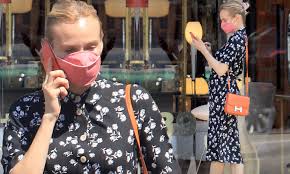 Looking at its pattern the owner's name (or company name) is. Diane Kruger Stays True To Her Paris Model Roots As She Accessorizes A Chic Floral Dress Well Daily Mail Online