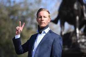 Laurence fox faces high court action over 'paedophile' twitter slur. Yiedchieuympam