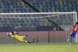 Carrillo se vistió de guerrero en el área y anotó con este cabezazo. Yilyxpmfllugdm