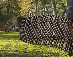 Gartenzaun Und Gartengrenzen Ideen Nutzliche Designer Vorschlage Moderne Landschaftsgestaltung Moderner Zaun Landschaftsdesign