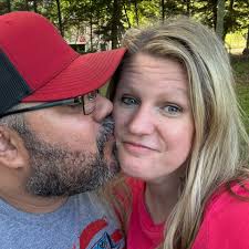 What color are Dollywood's cups this year?