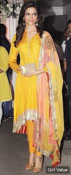 Deepika Padukone In Yellow Salwar Kameez Photos Images Wallpaper Of Pics Pictures Saree Mode Indienne Robes Indiennes Mode