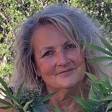 Just got word that Lisa Miller McAnally passed away last night after a long  battle with cancer. Keep the McAnally family in prayer.