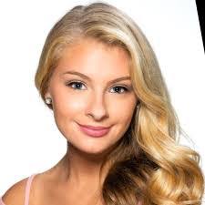 Hilary Light's Instagram, Twitter & Facebook