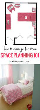 How To Arrange Furniture In A Toddler S Bedroom Bedroom Layouts Arranging Bedroom Furniture Bedroom Furniture Layout