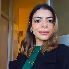 Ellen Blackburn (@ellenblackburnn)