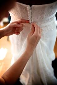 Second hand brautkleider können gerade dann die bessere wahl sein, wenn man auf der suche nach einem ausgefallenen modell ist. Https Www Xn Frulein Weiss Cfb De