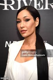 10,393 Side Ponytail Stock Photos, High-Res Pictures, and Images