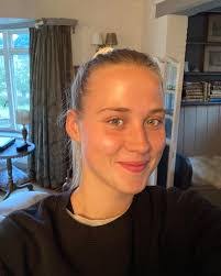 Phoebe Parker's Instagram, Twitter & Facebook