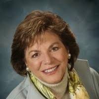 Julie Lantz's Instagram, Twitter & Facebook