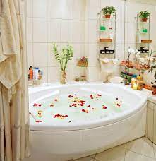 Wunderbare luxus badezimmer mit whirlpool modern bolashak info von luxus badezimmer mit whirlpool bild Whirlpool Im Bad Vor Und Nachteile Heimhelden