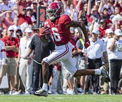 Most popular hd wallpapers for desktop / mac, laptop, smartphones and tablets with different resolutions. Alabama S Devonta Smith Jaylen Waddle Named To Biletnikoff Award Watch List Sports Illustrated Alabama Crimson Tide News Analysis And More