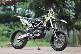 So, in addition can be used on duty, can also channel his penchant modify. Mirip Motor Special Engine Klx150 Bf Malah Jadi Supermoto Gridoto Com