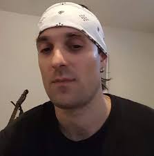 Hi everyone! I'm living in Englewood, NJ.. and I really wanna make friends  here cause I'm feeling so alone 😢