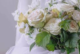 My mother just always told me to hold them upside down haha. A Guide To The Different Types Of Wedding Bouquet Blooming Haus