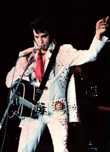 November 9, 1971: Elvis performed at the Civic Center in Baltimore,  Maryland at 8:30p.m. to a crowd of 13,000 fans.