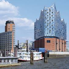 In der mitte des gebäudes ist der konzertsaal platziert, in richtung hafencity. Elbphilharmonie Fuhrung Und Plaza Besichtigung In Hamburg
