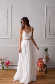 Das brautkleid muss nicht immer ein brautkleid sein! Zweiteilige Brautkleider Moderne Elegante Brautmode Hochzeit Click