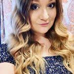 Amber Cushen's Instagram, Twitter & Facebook