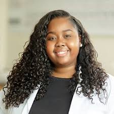 Kayla Lambright's Instagram, Twitter & Facebook