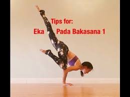 Quick Tips For Flying Crow Eka Pada Bakasana Youtube Crow Pose Arm Balances Poses
