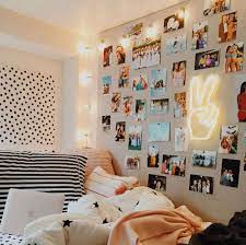Get your table decorations, wall decorations, hanging decorations, party themed fabrics, party decor kits and transform your room to match any theme. 59 College Dorm Room Ideas 2021 Decor Inspiration For Girls