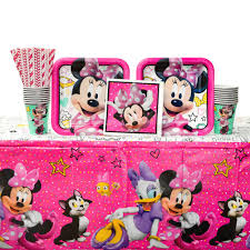 There is a big party at the home of minnie mouse. Minnie Mouse Happy Helpers Birthday Party Supplies Pack For 16 Guests Straws Dinner Plates Lunch Napkins Cups And Table Cover Celebrate Your Kid S Birthday With This Minnie Mouse Party Bundle Buy