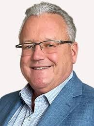 Serena Wolfe's Instagram, Twitter & Facebook