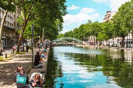 Canal saint martin, 10e arrondissement, paris, france. The Canal Saint Martin Neighborhood In Paris