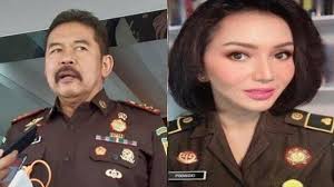 Sebagai kandidat peserta seleksi cpns 2021 kejaksaan agung ataupun instansi lain, maka anda begitu juga halnya jikalau ingin bisa mengikuti skb cpns kejaksaan agung 2021, maka anda mesti. Jaksa Agung St Burhanuddin Punya Hubungan Khusus Dengan Jaksa Pinangki Ini Reaksi Kejaksaan Agung Tribun Kaltim