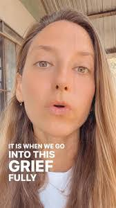 Lindsey Barrow's Instagram, Twitter & Facebook