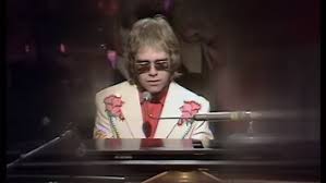 Taupin sits at elton's mother's breakfast table, blithely scribbling lyrics onto a sheet of paper. æ­Œè©žå'Œè¨³ Your Song åƒ•ã®æ­Œã¯å›ã®æ­Œ Elton John æ›²ã®è§£èª¬ã¨æ„å'³ã‚‚ Lyriclist ã‚Šã‚Šã£ãã‚Šã™ã¨