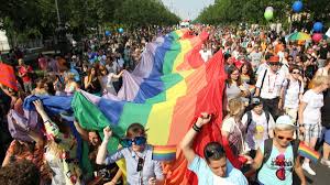 Seine tiraden passen in das politische klima unter premier viktor orbán. In Ungarn Soll Werbung Fur Homosexualitat Verboten Werden Welt