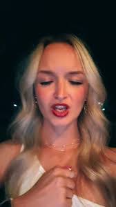 Holly Lanning's Instagram, Twitter & Facebook