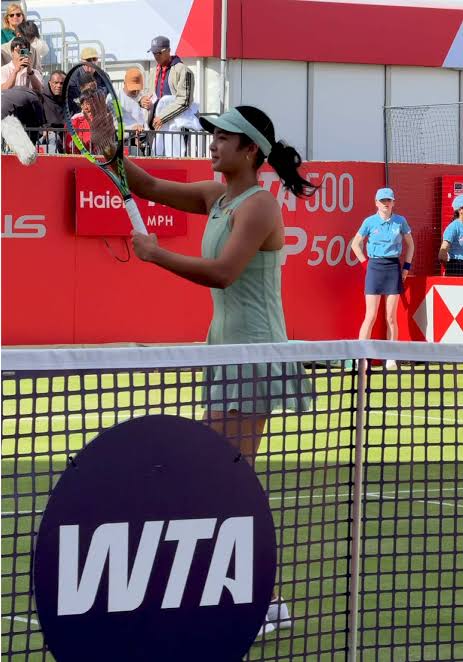 Alex Eala beats Zhang 6-3, 6-2 | HSBC Championships London