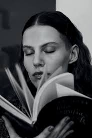 Johanna Stein e a literatura enquanto ferrament...